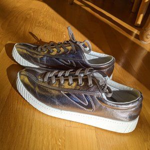 Tretorn Nylite Plus (silver!) barely worn shoes